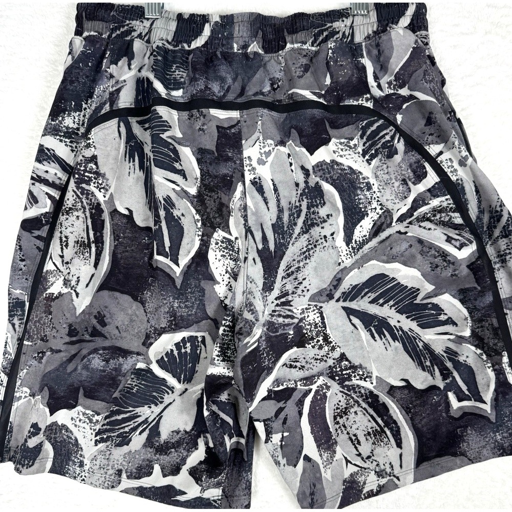 Lululemon 9" Pace Breaker Shorts Men Large Lined Tropical Shadow Sea Salt Palm - Picture 5 of 15
